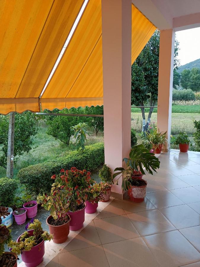 Guest House Fetie Берат Екстер'єр фото